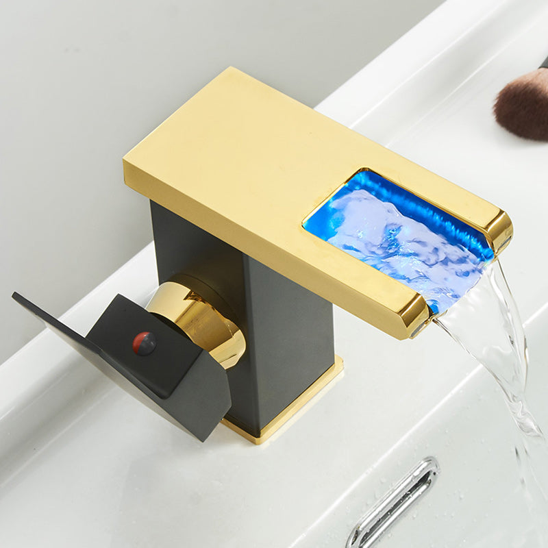Brehn | Moderner Wasserfallauslauf Waschbeckenarmatur mit LED Messing Waschbeckenarmatur