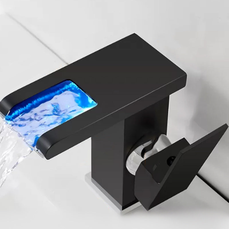 Brehn | Moderner Wasserfallauslauf Waschbeckenarmatur mit LED Messing Waschbeckenarmatur