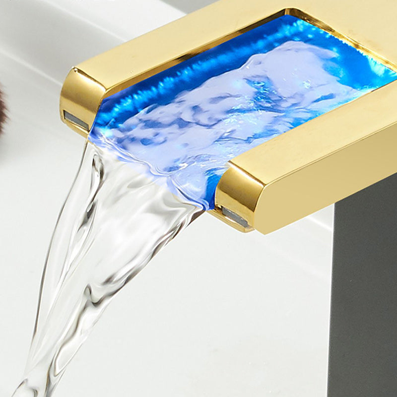 Brehn | Moderner Wasserfallauslauf Waschbeckenarmatur mit LED Messing Waschbeckenarmatur