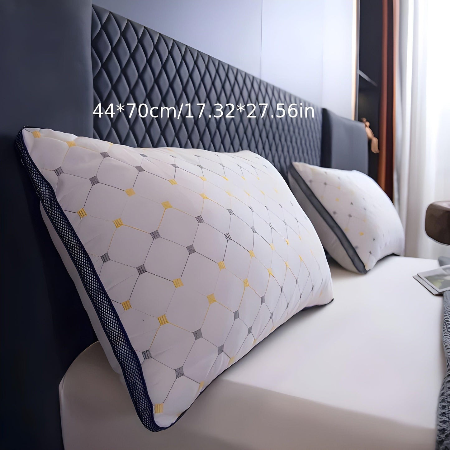 SkyDream Kissen – Besticktes Nackenstützkissen | Brehn