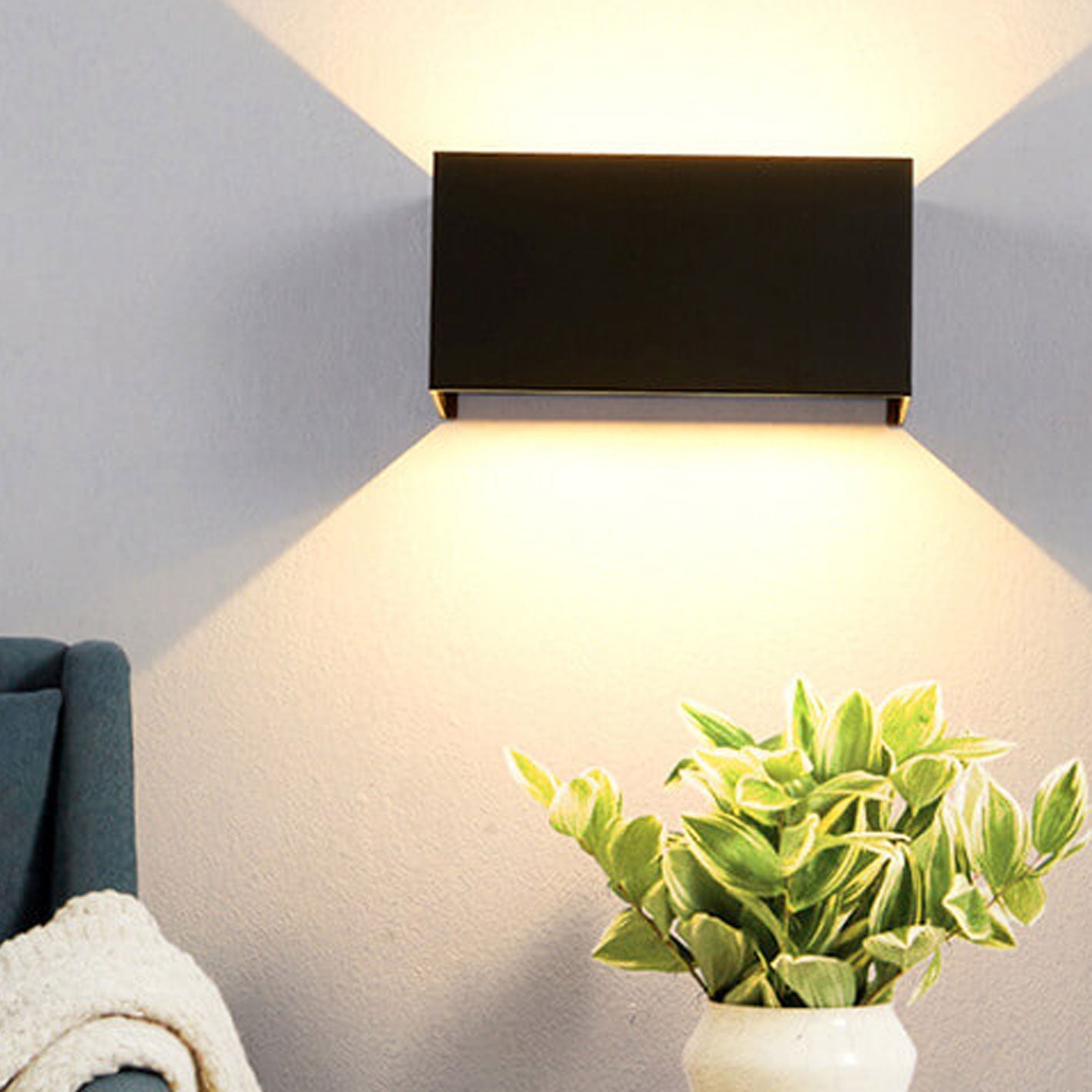 Moderne Outdoor wasserdichte rechteckige LED Up-and-Down beleuchtete Außenwandlampe | Brehn