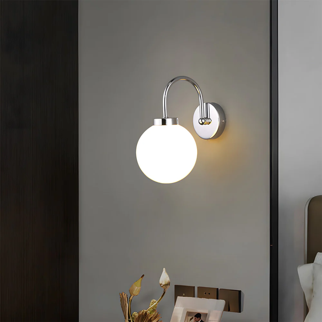 Brehn | Wandlampe mit Glasball