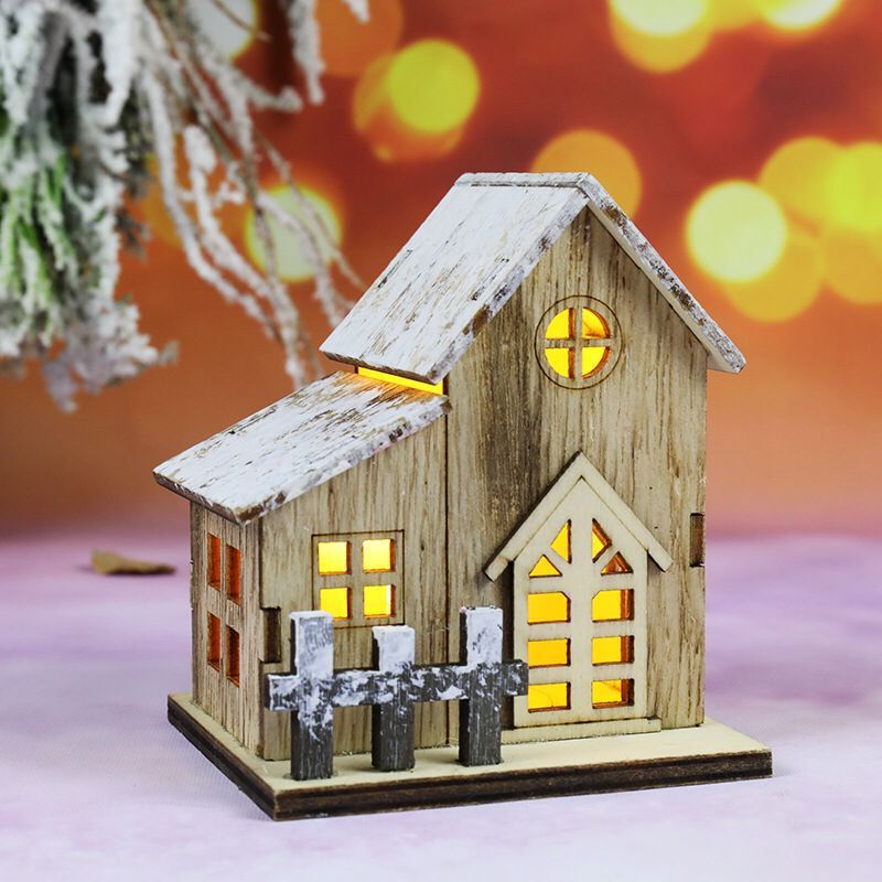 Brehn | Weihnachtlich beleuchtetes Haus