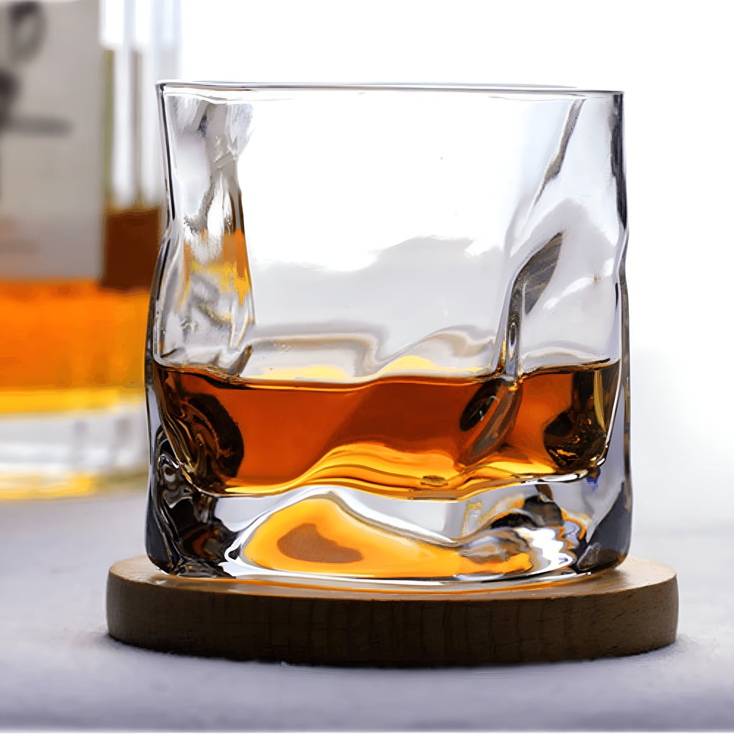 Whiskyglas im Edo-Kiriko-Stil – handgeschliffen mit einzigartigem Crumple-Design