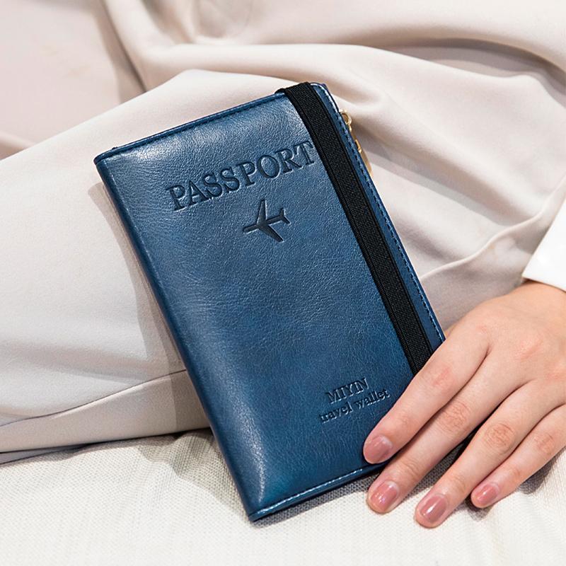 Herren Reisepass-Geldbörse aus Leder mit RFID-Blockierung | Brehn
