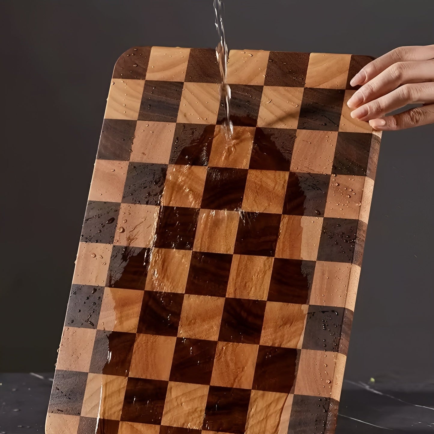 Schachbrett-Schneidebrett aus Holz – Dekorativ & Robust | Ideal zum Schneiden und Servieren