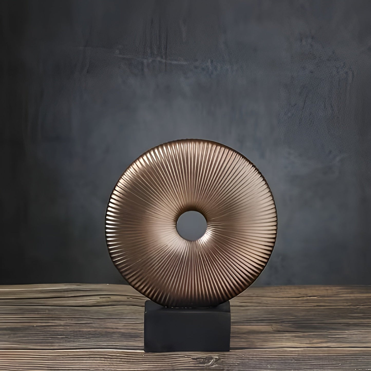 Runde Skulptur im Vintage-Stil – chinesisch inspiriert | Stilvolle Wohndekoration aus Kunstharz