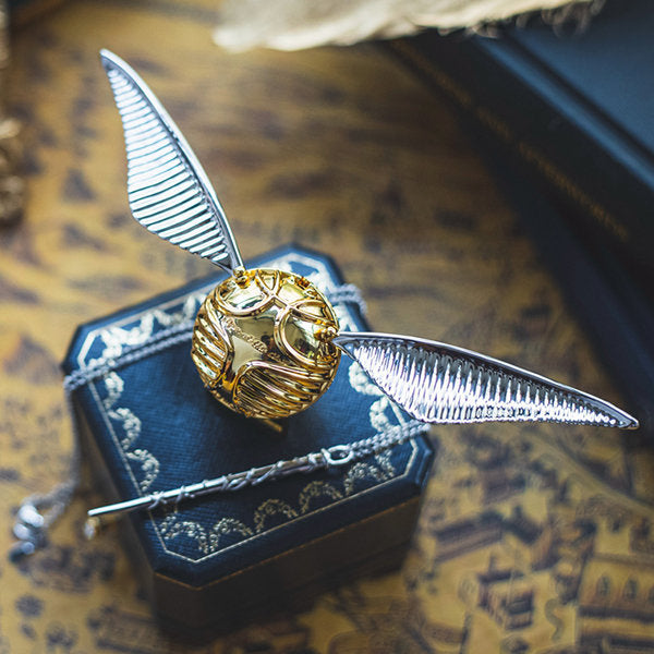 Goldene S-Ringbox