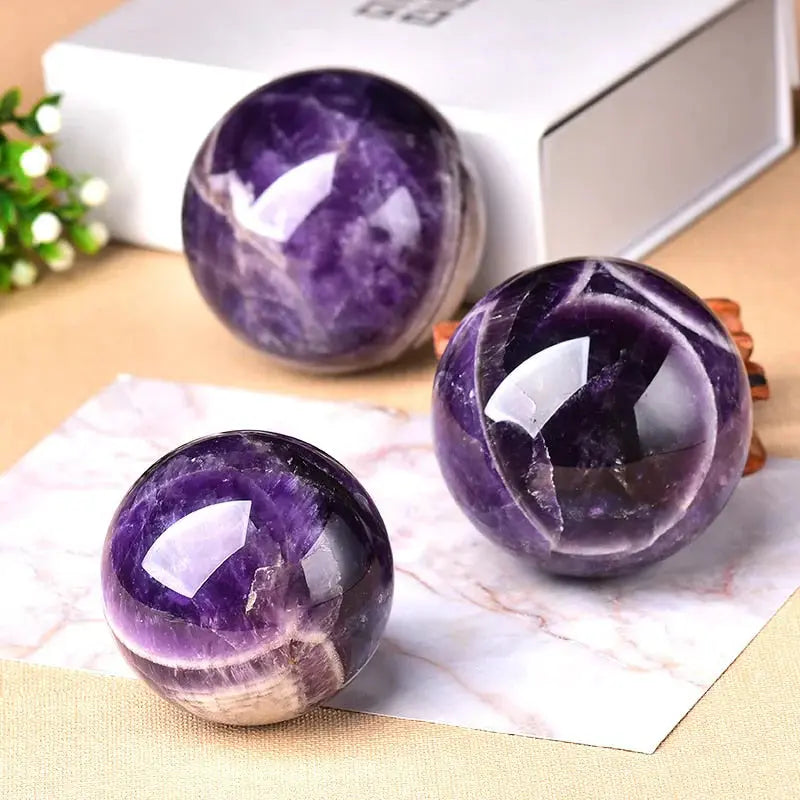 MagiSphere Amethystkugel — Verleiht Ihrem Raum pure Eleganz und sichtbare Emotionen | Brehn