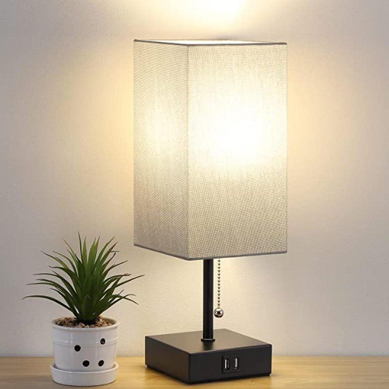 LumiCharge – Moderne Tischlampe mit USB-Ladeanschlüssen | Brehn
