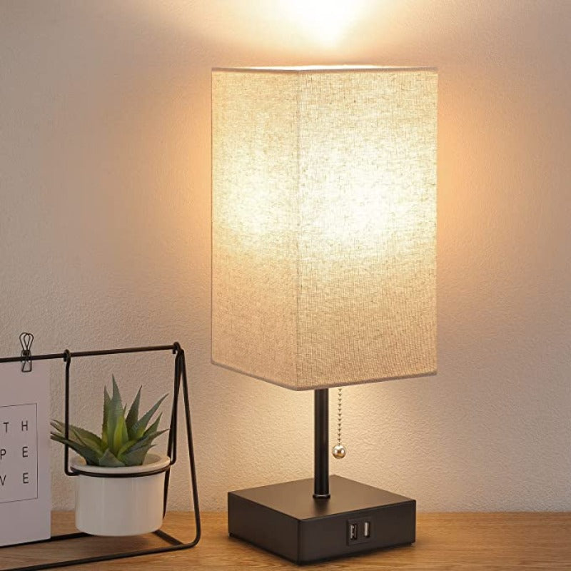 LumiCharge – Moderne Tischlampe mit USB-Ladeanschlüssen | Brehn