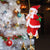 Kletternder Weihnachtsmann