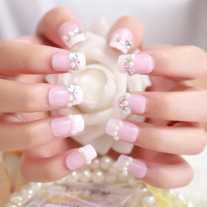 Dekoratives Press-On-Nagelset mit Strass-Akzenten