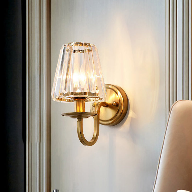 Moderne Kegel Wandlamp 1 Kopf K9 Kristall Wandleuchte in Gold mit Bogenarm | Brehn
