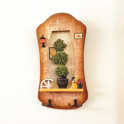 Dekorativer Wandorganizer mit floralem Muster