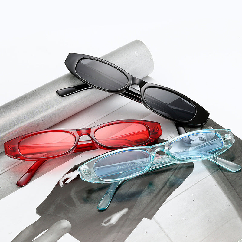 Damen schicke Sonnenbrille mit modernem Design und schmalem Rahmen Brehn