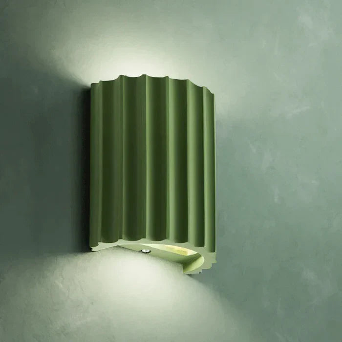 Brehn | Moderne Harz Wandlampe - ArtisticWave
