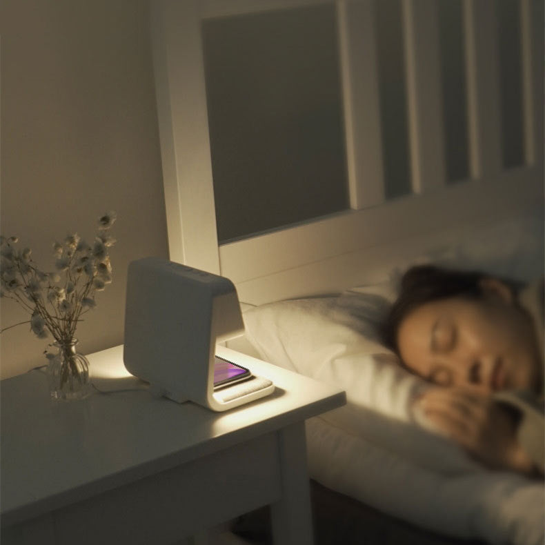 3-in-1 Nachttischlampe Ladegerät Uhr | Brehn