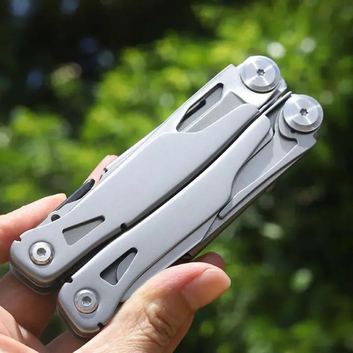9-in-1 Multifunktionswerkzeug – Hochwertiges Klappmesser mit hoher Härte