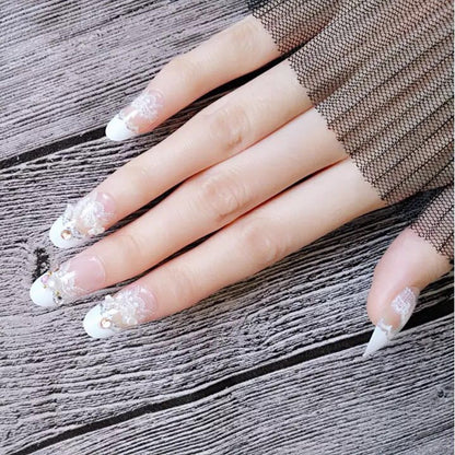 Elegantes von Spitze inspiriertes Press-On-Nagelset