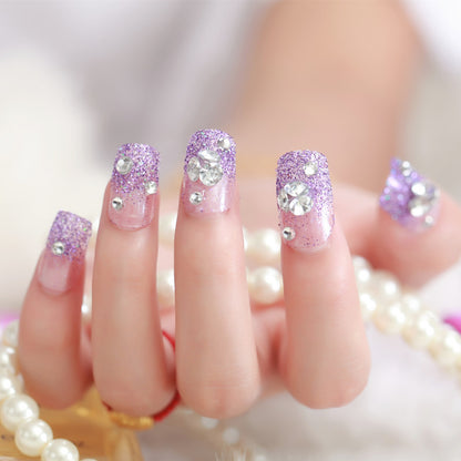 Glamouröse mit Strass besetzte Press-On Nägel