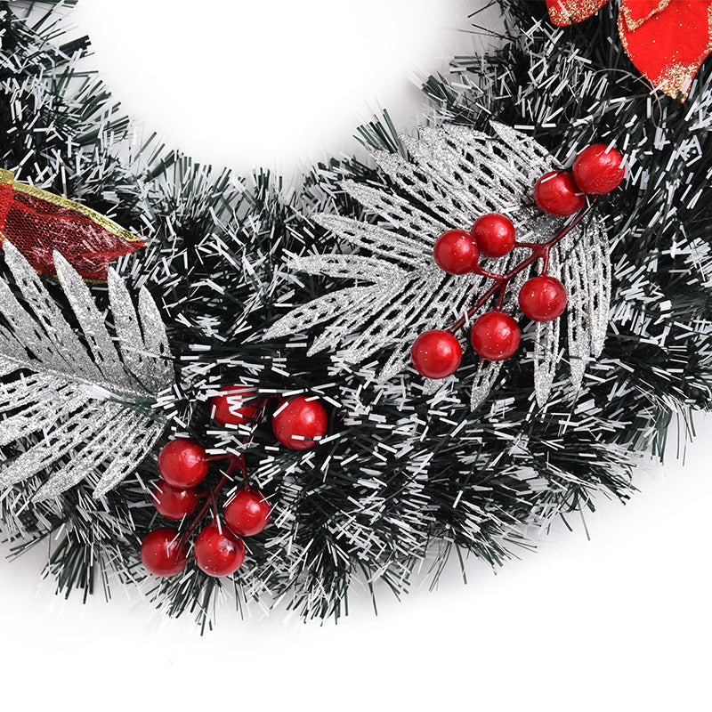 Festlicher Weihnachtskranz mit bunten Verzierungen