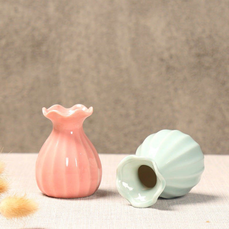 Elegante geschwungene keramische Blumenvase Brehn