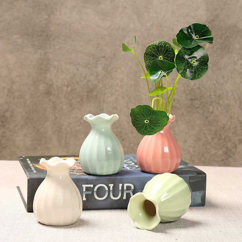 Elegante geschwungene keramische Blumenvase Brehn