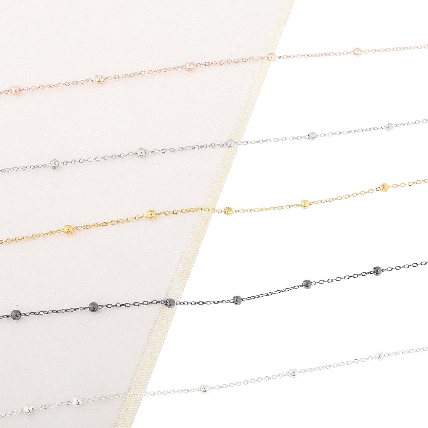 Elegante Brillen Kette mit dekorativen Perlen Brehn