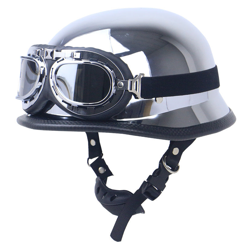 Verchromter Vintage-Motorradhelm mit Schutzbrille Brehn