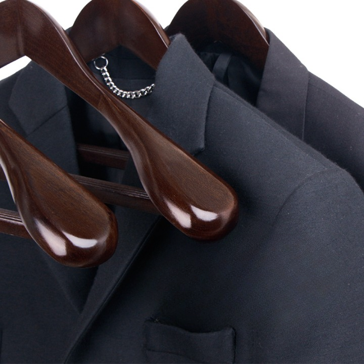 Oaklee Élite – Luxe Holz Kleiderbügel mit Raffiniertem Design