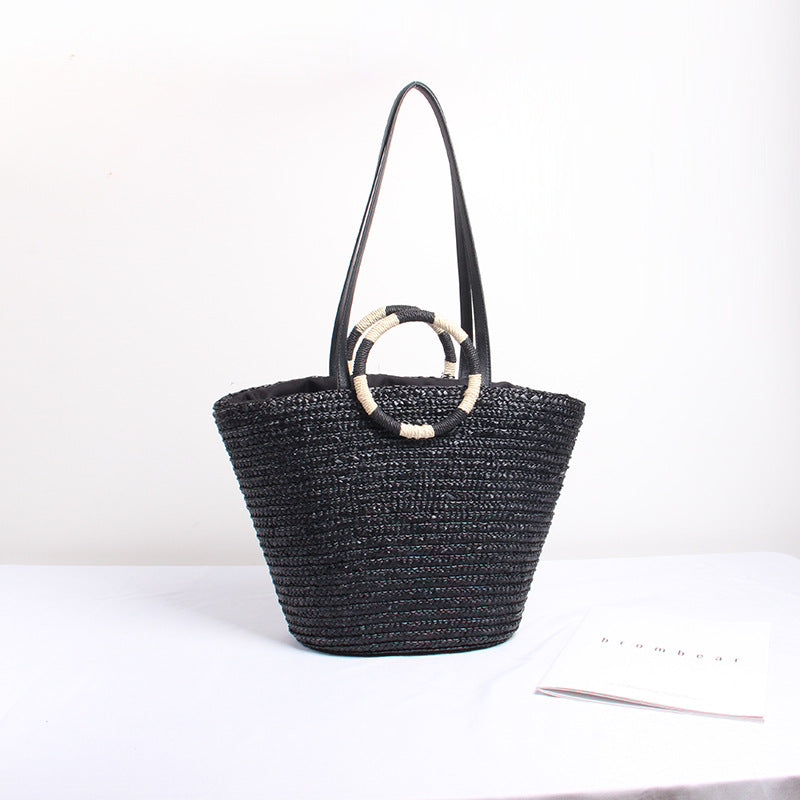 Designer Basttasche mit Verspieltem Schriftzug und Dekorativem Tassel Brehn