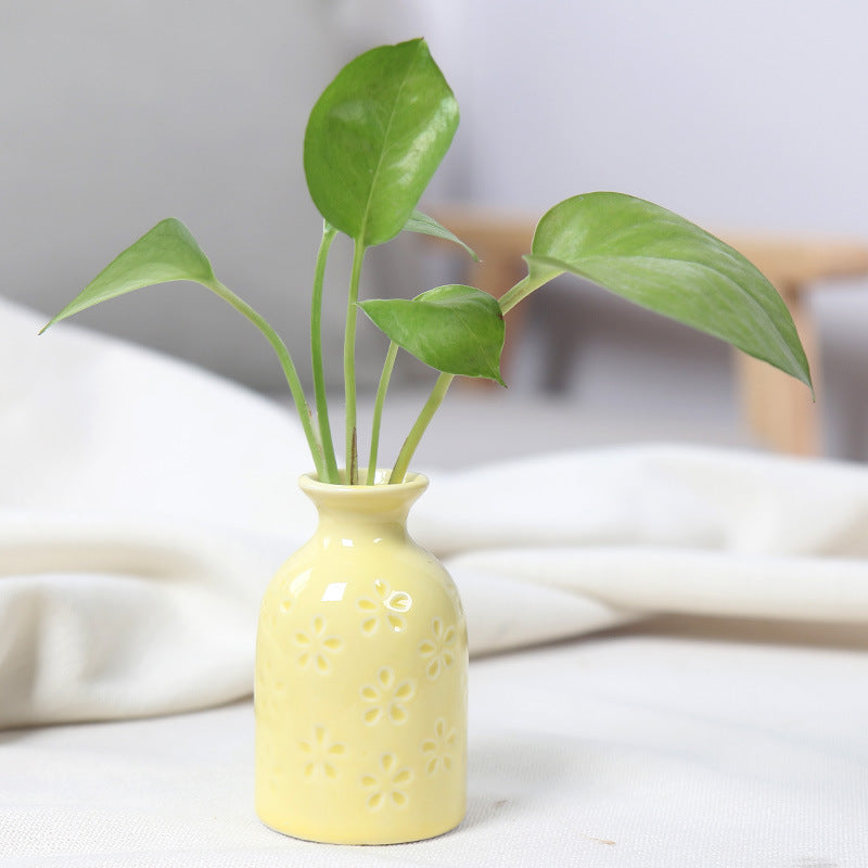Charmante Keramik-Bud-Vase Brehn