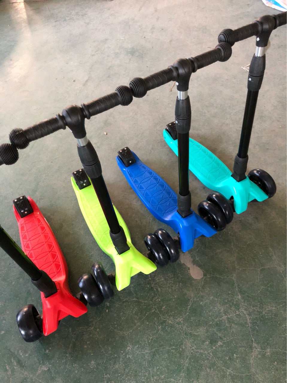 LED Interaktiver Mini Skate Scooter Brehn