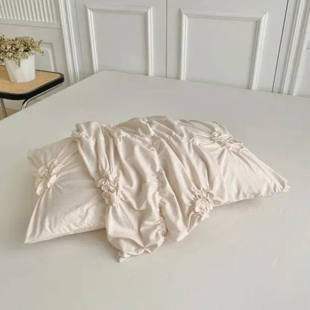 Bettwäsche-Set mit Falten und floralem Design