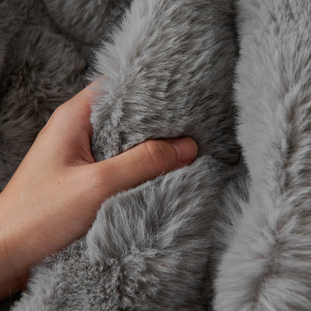 Luxe Ripple Faux Fur Sofa Cover - Modern, Stylisch & Langlebig Sofa Schutz | Brehn