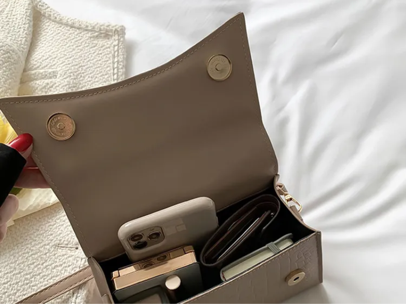 Stil Feder Damenhandtasche aus PU-Leder mit Crossbody-Gurt | Brehn