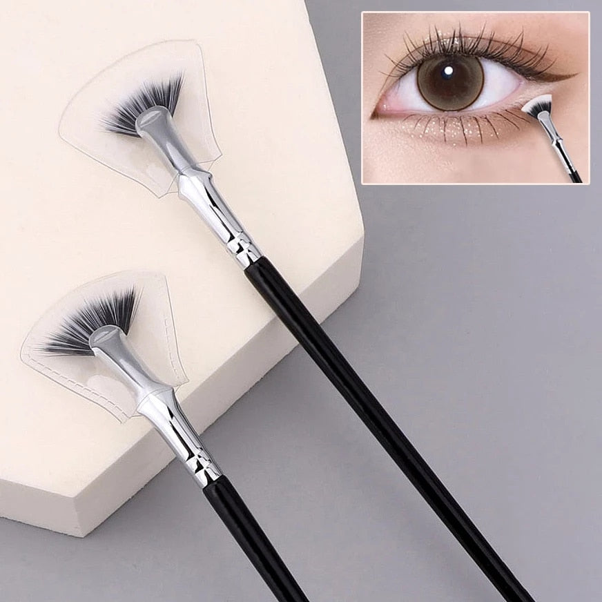 Fanned Out - Wimpernbürste - Kaufe 1, Bekomme 1 GRATIS! | Brehn