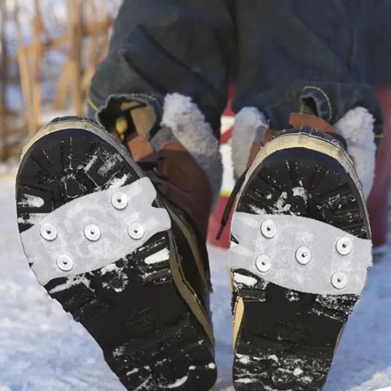 Rutschfeste Schuhüberzieher mit Stacheln für Kinder und Erwachsene