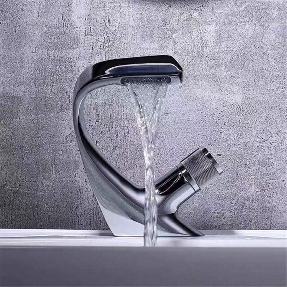 Moderne Waschtischarmatur – Stilvoller Chromhahn