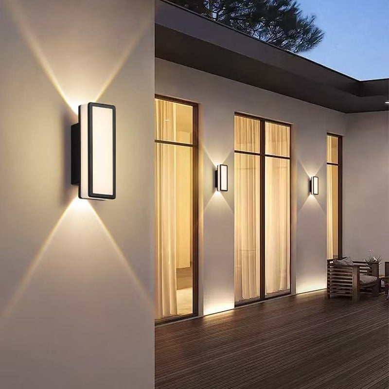 Zeitgemäße, schlichte LED-Wandleuchte aus Aluminium und Acryl, wasserdicht, für Terrassen und Außenbereiche