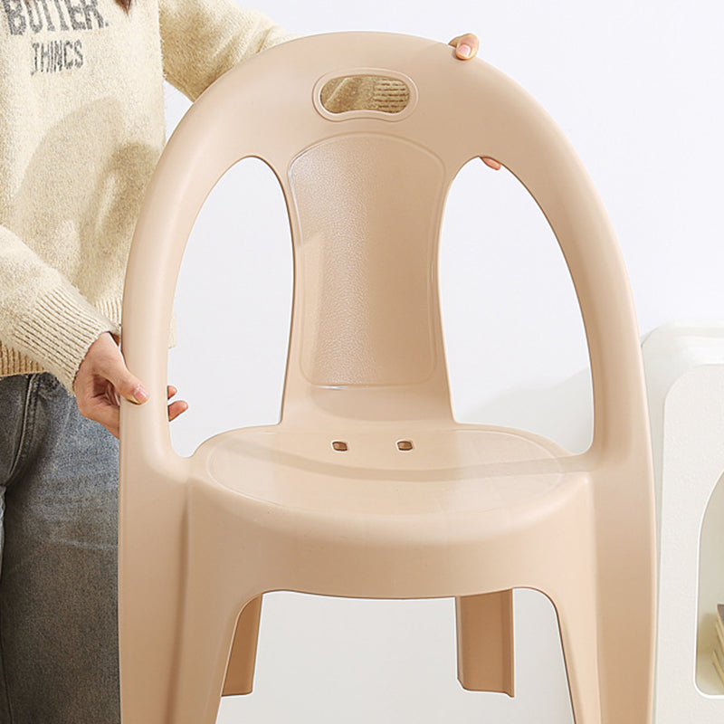 Moderner minimalistischer runder PP stapelbarer Rückenlehnen-Armpolster-Kinderstuhl für das Wohnzimmer | Brehn
