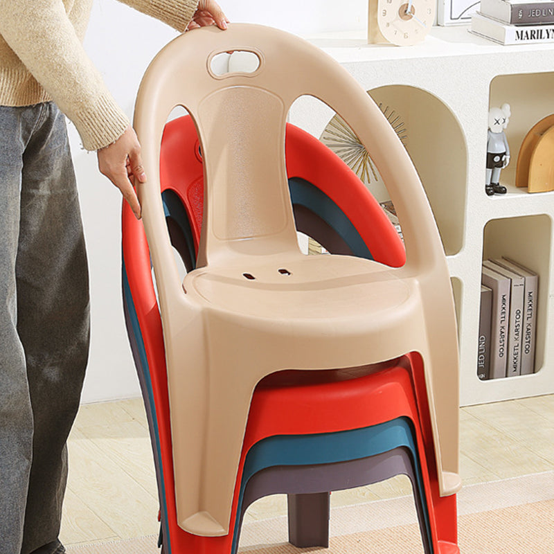 Moderner minimalistischer runder PP stapelbarer Rückenlehnen-Armpolster-Kinderstuhl für das Wohnzimmer | Brehn