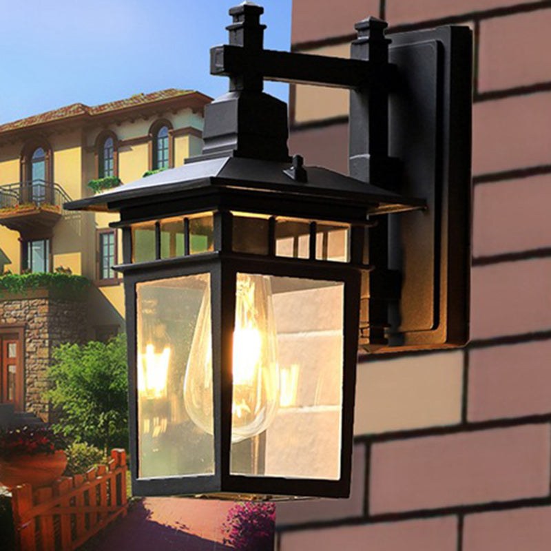 Traditionelle, rustikale, rechteckige Wandleuchte aus Aluminiumguss, Eisen und Glas mit einer Lichtquelle für Garten und Terrasse