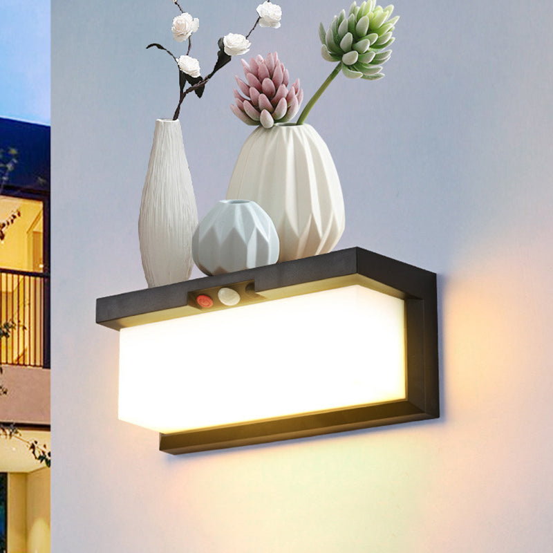 Moderner minimalistischer solar- und wasserdichter Kunststoff- und PC-rechteckiger LED-Wand sconce Lampe für außen, Terrasse und Garten | Brehn