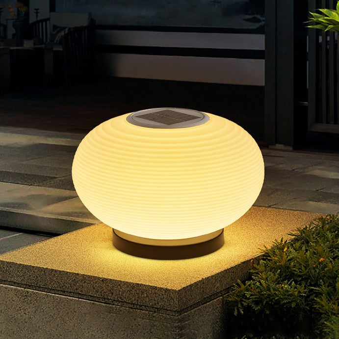 Moderner minimalistischer PE ovaler LED-Solar- und wasserdichter Außenleuchte für Garten und Terrasse | Brehn