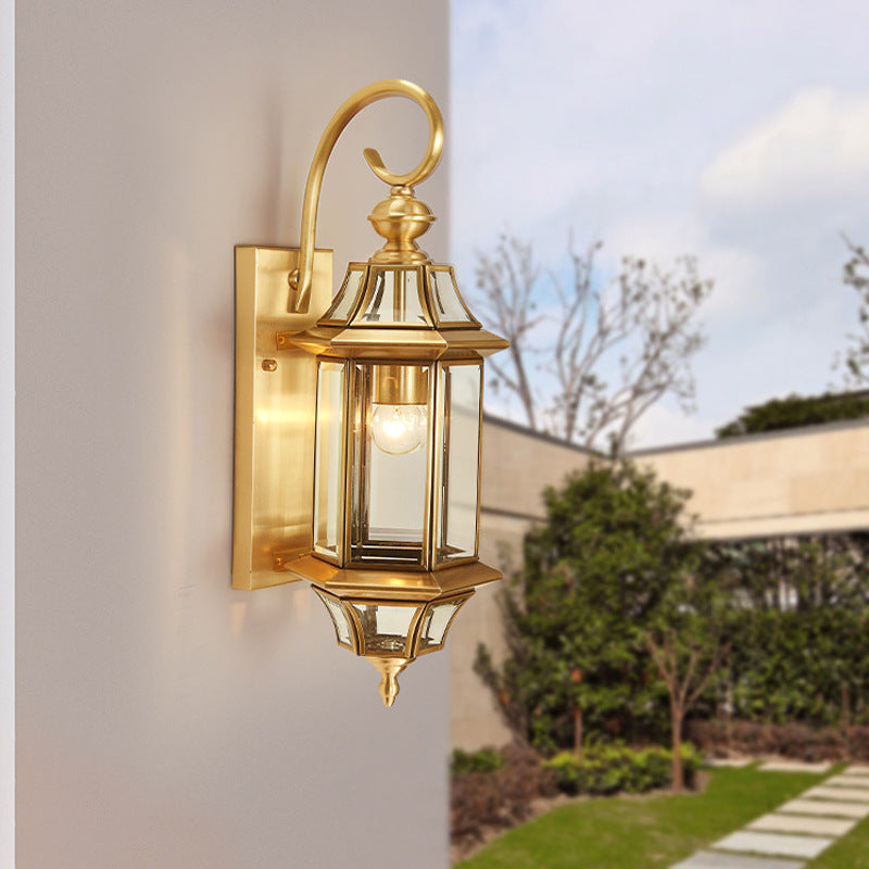 Traditionelle europäische Messing-Glas-polygone 1-Licht wasserdichte Wandbeleuchtung Lampen für Schlafzimmer, Terrasse und Garten | Brehn