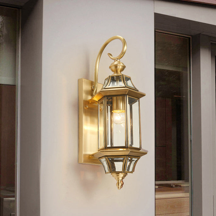 Traditionelle europäische Messing-Glas-polygone 1-Licht wasserdichte Wandbeleuchtung Lampen für Schlafzimmer, Terrasse und Garten | Brehn