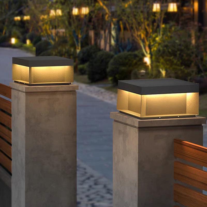 Moderne Minimalistische Edelstahl Quadratische LED Außenleuchte Mit Solar- und wasserdichten Eigenschaften Für Garten, Terrasse, Tor | Brehn