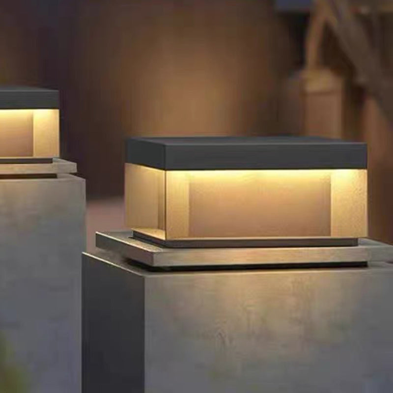Moderne Minimalistische Edelstahl Quadratische LED Außenleuchte Mit Solar- und wasserdichten Eigenschaften Für Garten, Terrasse, Tor | Brehn